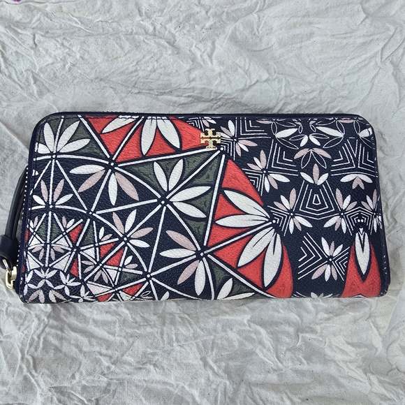 Tory Burch Handbags - Tory Burch Navy, Red, White & Green Floral Zip Wallet